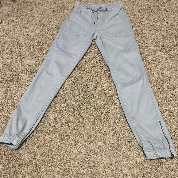 American Eagle Joggers - Picture 1 of 4